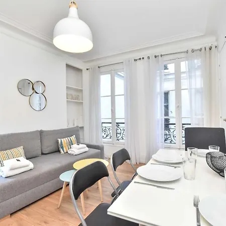 Cozy 1br 4p - Palais Royal Apartment *