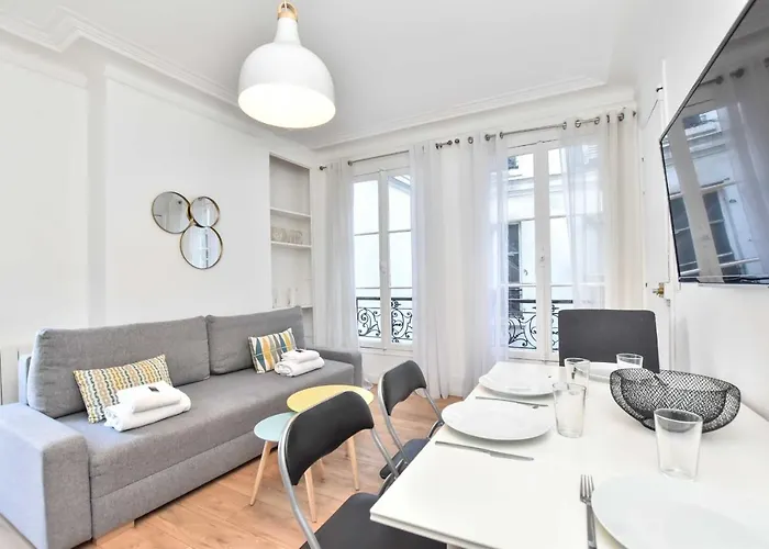 Cozy 1br 4p - Palais Royal Apartment *